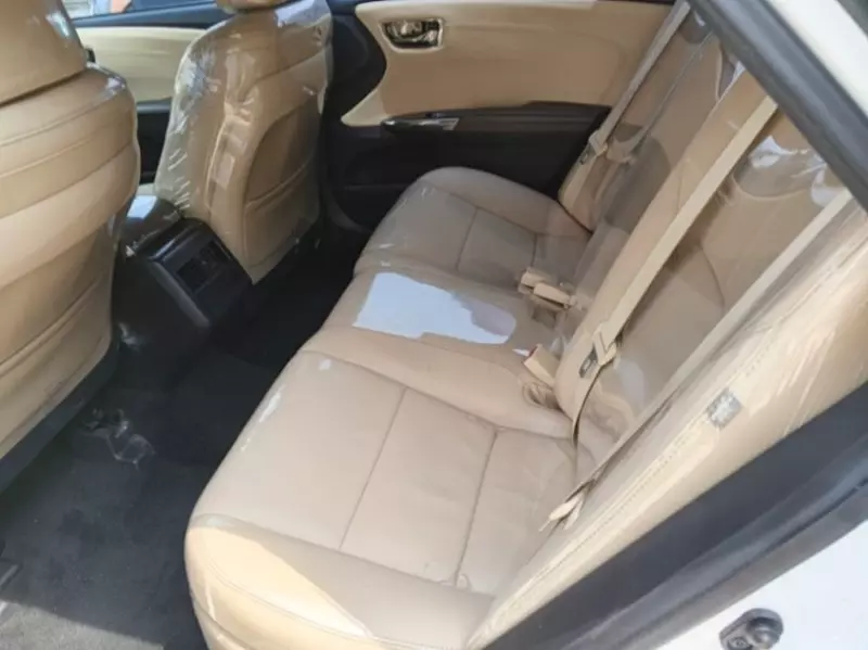 Toyota Avalon   - 2014