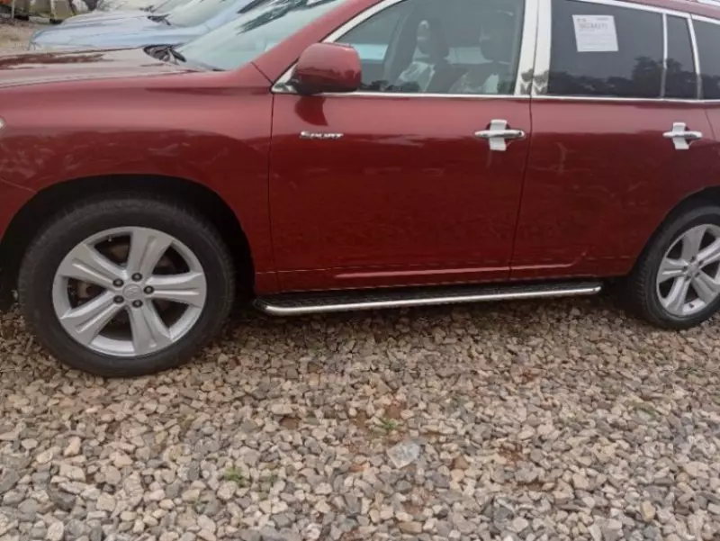 Toyota Highlander   - 2011