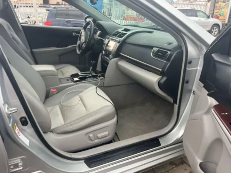 Toyota Camry   - 2013