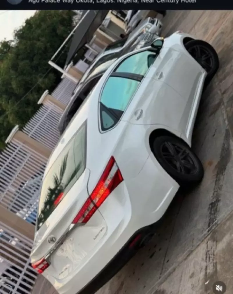 Toyota Avalon   - 2013