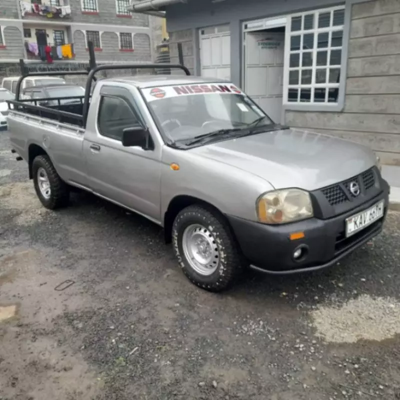 Nissan NV300   - 2000