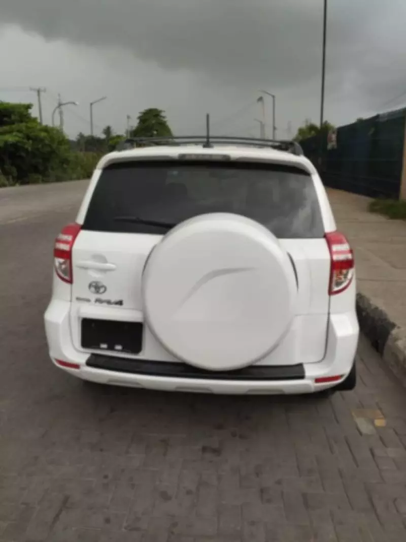 Toyota RAV4   - 2009
