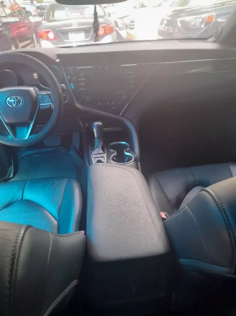 Toyota Camry   - 2018