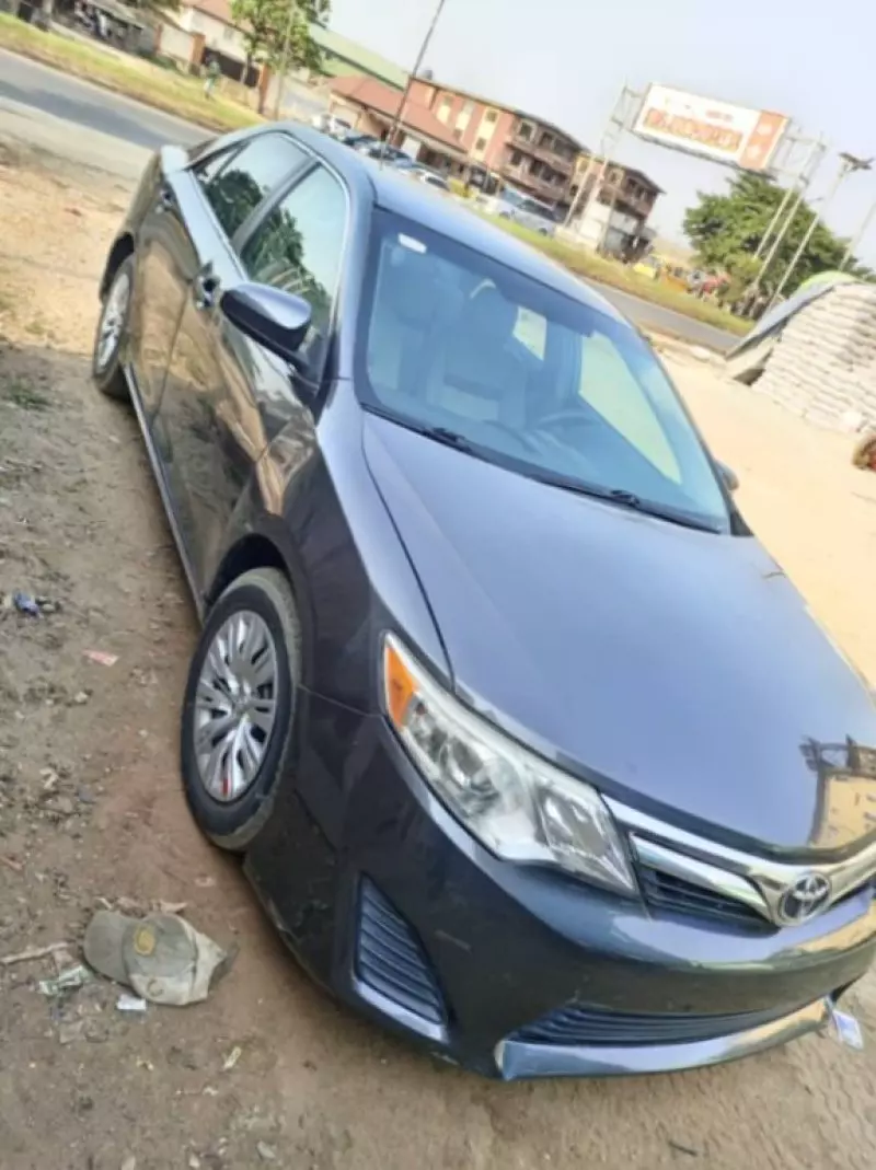 Toyota Camry   - 2013