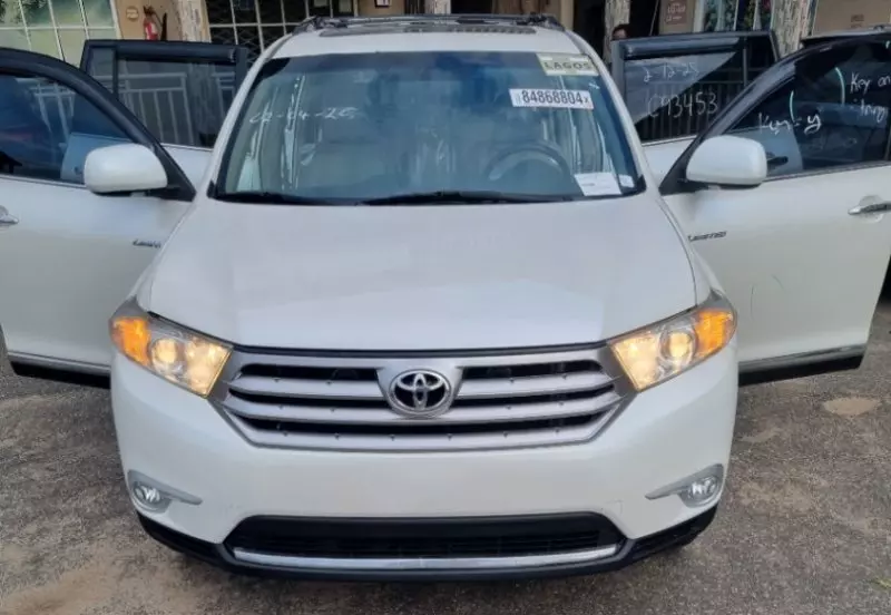 Toyota Highlander   - 2012