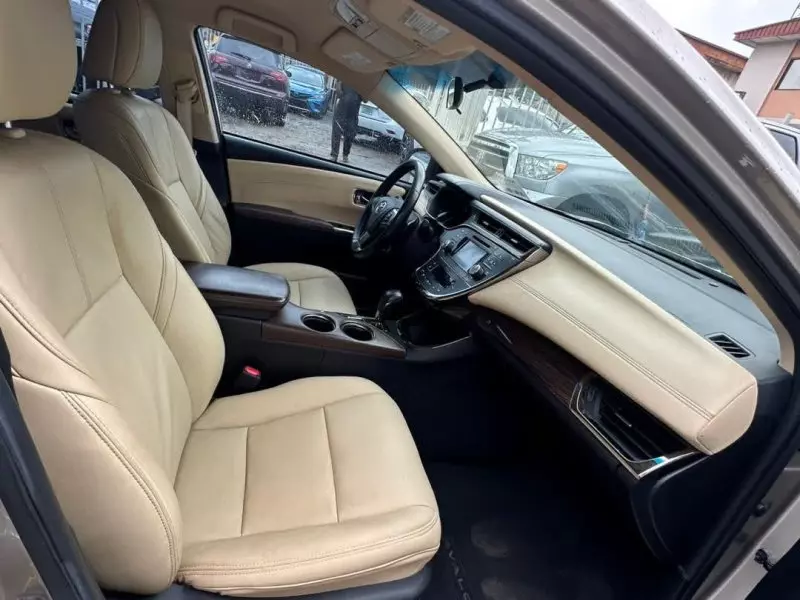 Toyota Avalon   - 2015