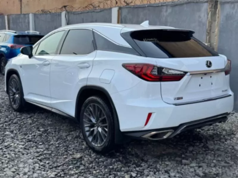 Lexus RX   - 2019