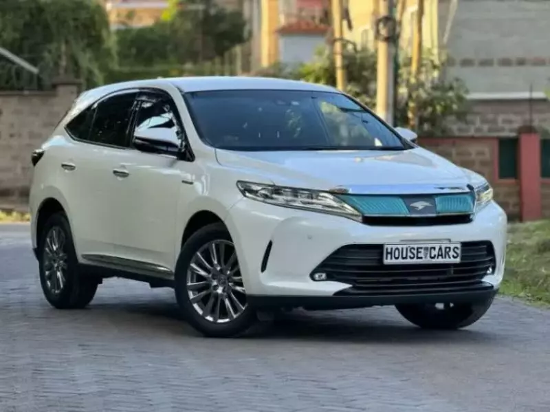 Toyota Harrier   - 2017