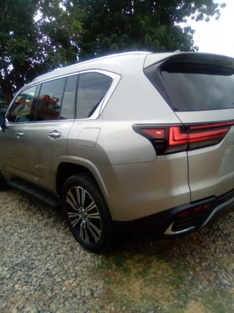Lexus LX 600   - 2022