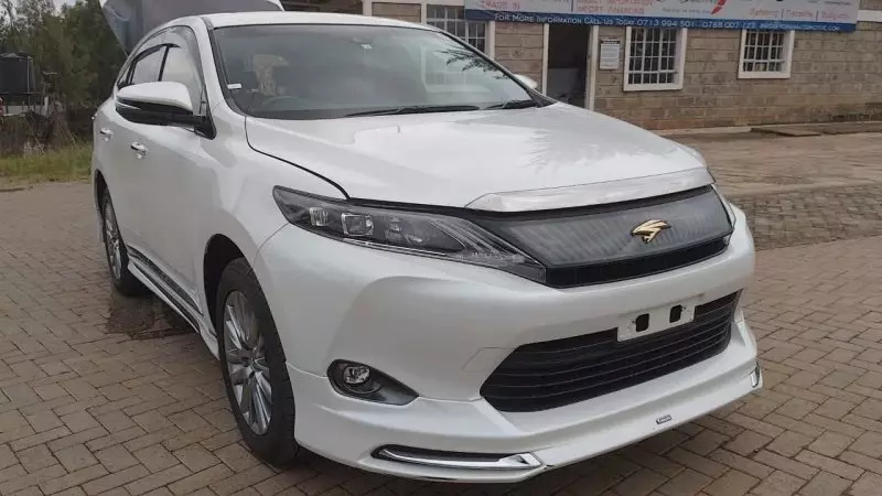 Toyota Harrier   - 2016