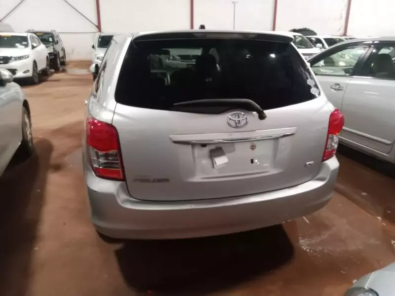Toyota Fielder    - 2009