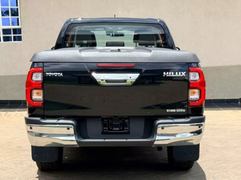 Toyota Hilux   - 2020