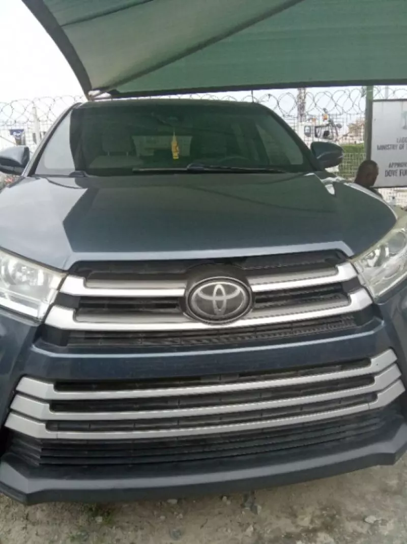 Toyota Highlander   - 2015