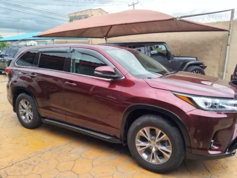 Toyota Highlander   - 2015