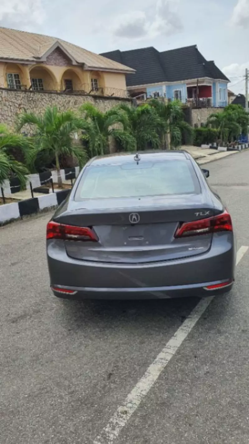 Acura TLX   - 2017