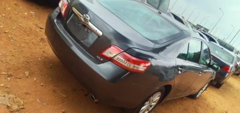Toyota camry   - 2011