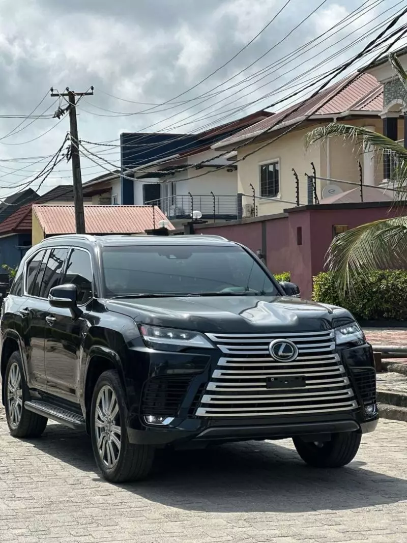 Lexus LX 600   - 2022
