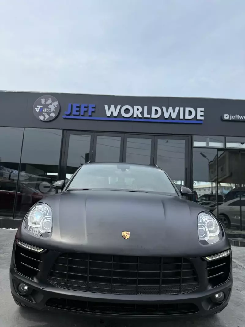PORSCHE Macan   - 2015