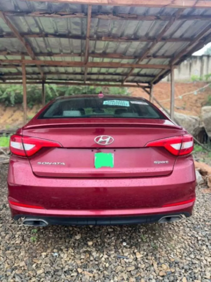 Hyundai Sonata   - 2015