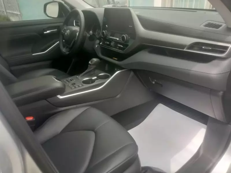 Toyota Highlander   - 2023