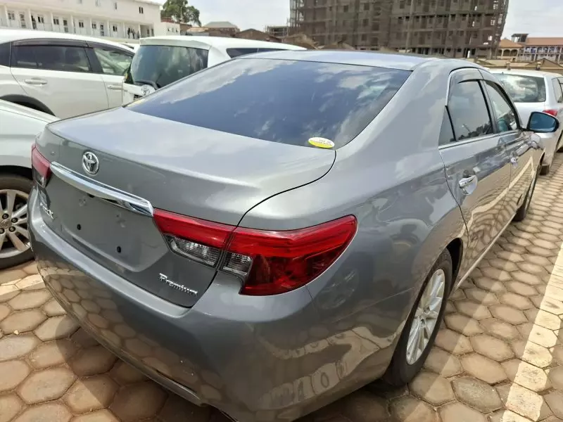 Toyota Mark X   - 2012