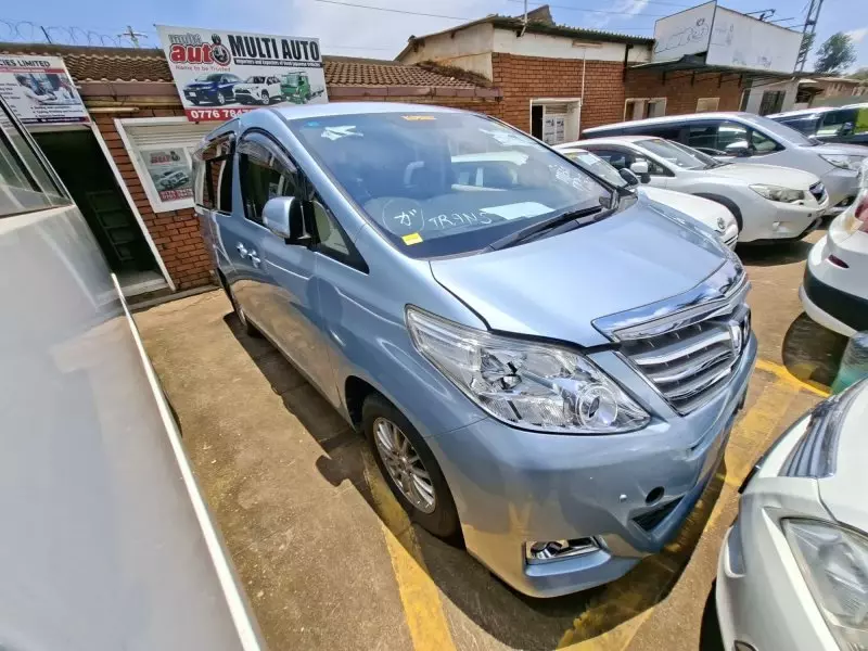 Toyota Alphard   - 2013