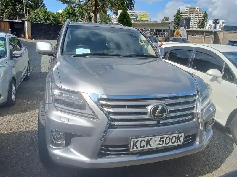 Lexus LX 570   - 2011