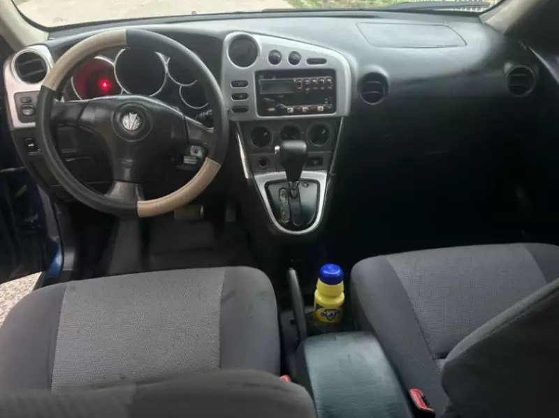 Pontiac Vibe   - 2005
