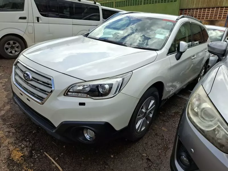 Subaru Outback   - 2015