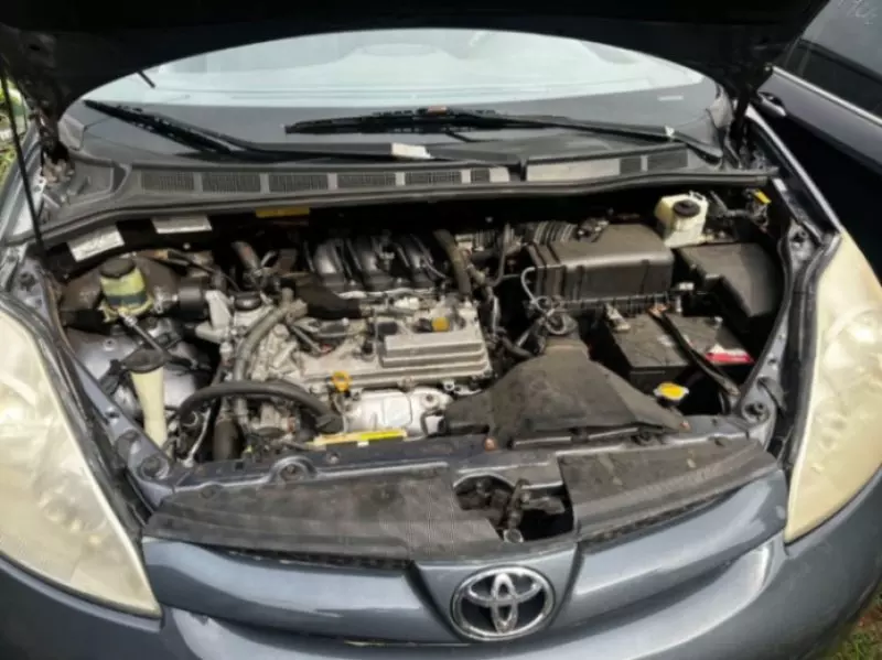 Toyota Sienna - 2009