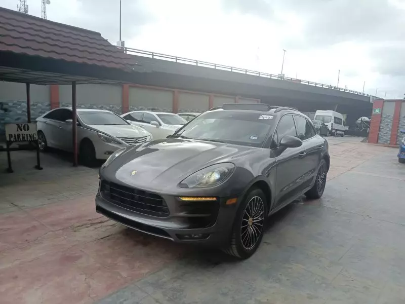 PORSCHE Macan   - 2018