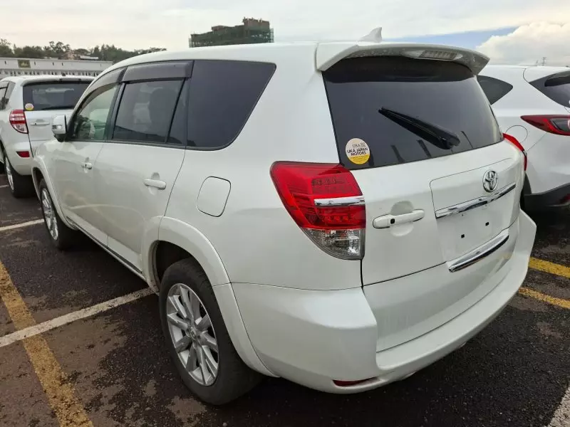 Toyota Vanguard    - 2012