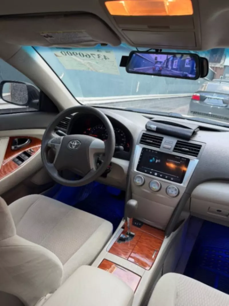 Toyota Camry   - 2011