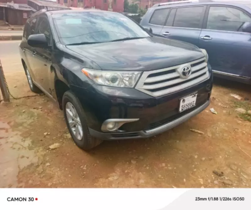 Toyota Highlander   - 2013