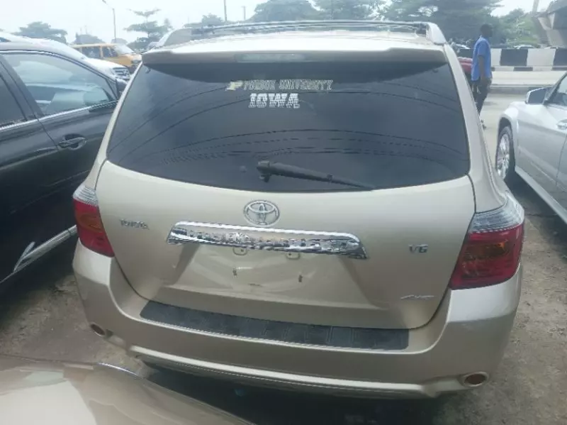 Toyota Highlander   - 2009