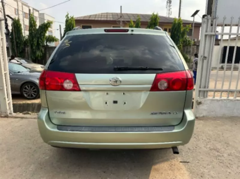 Toyota Sienna