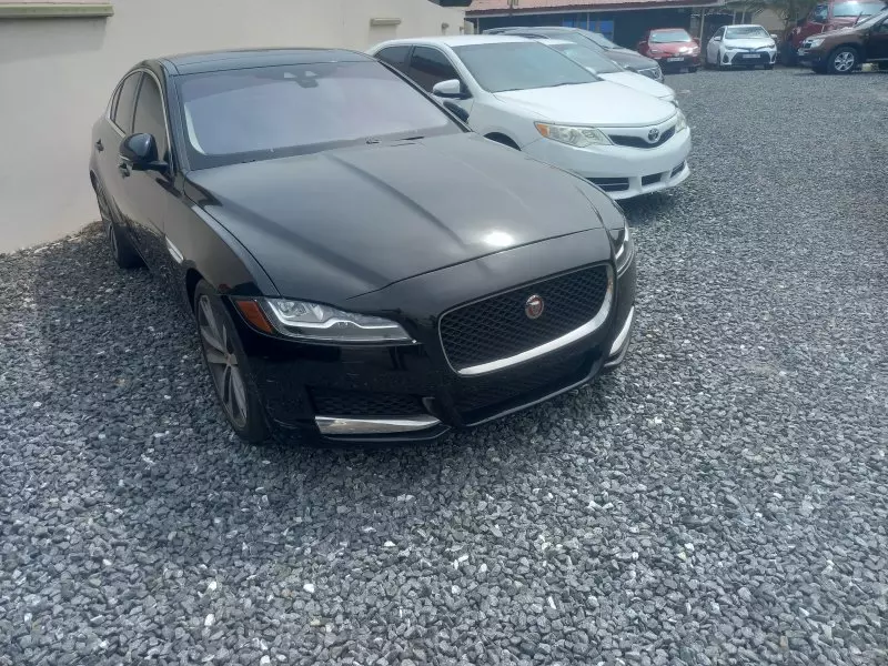 Jaguar XE   - 2017