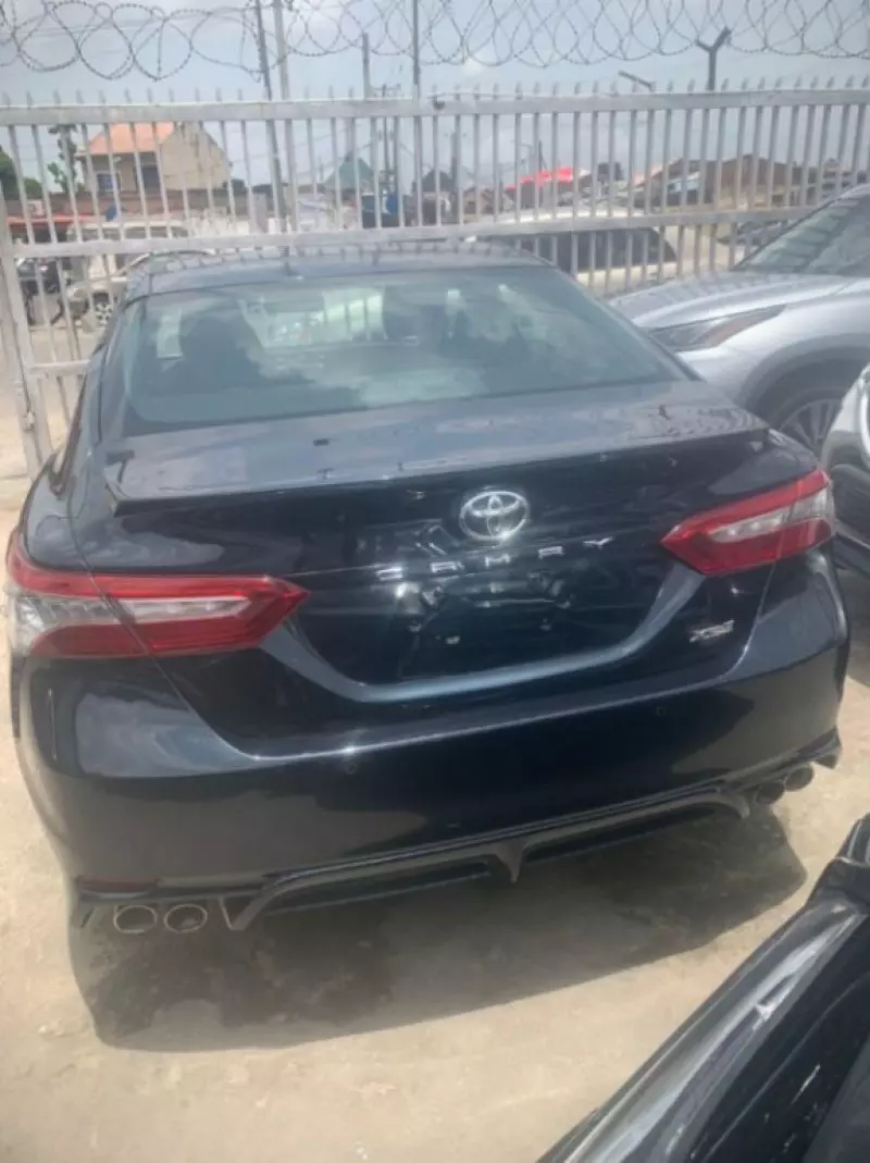 Toyota Camry   - 2018