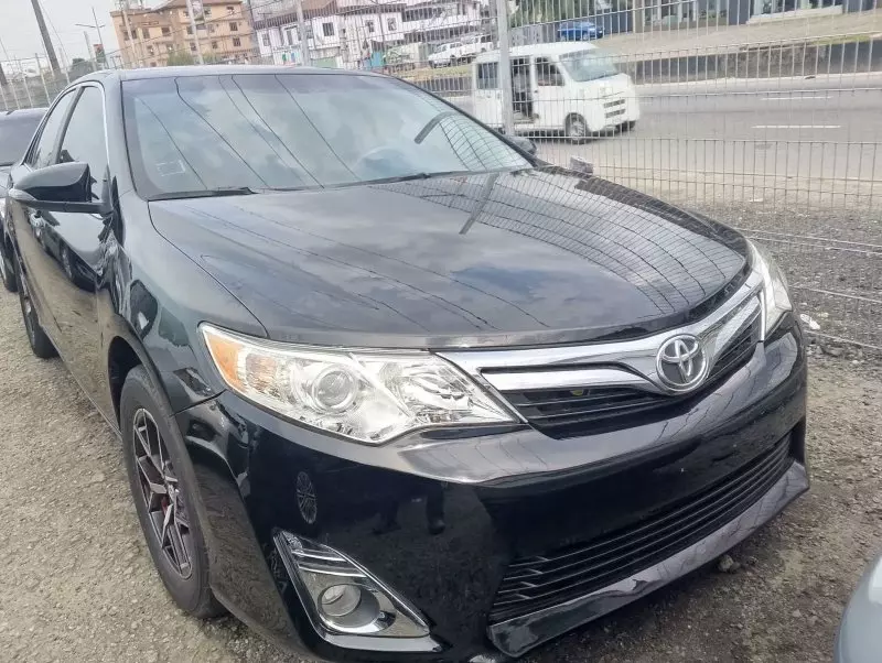 Toyota Camry   - 2014