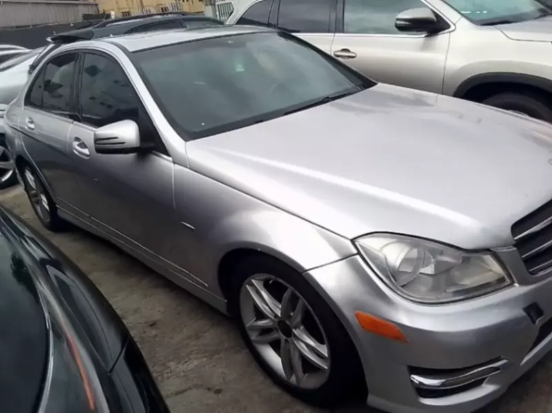 Mercedes-Benz C 300   - 2012