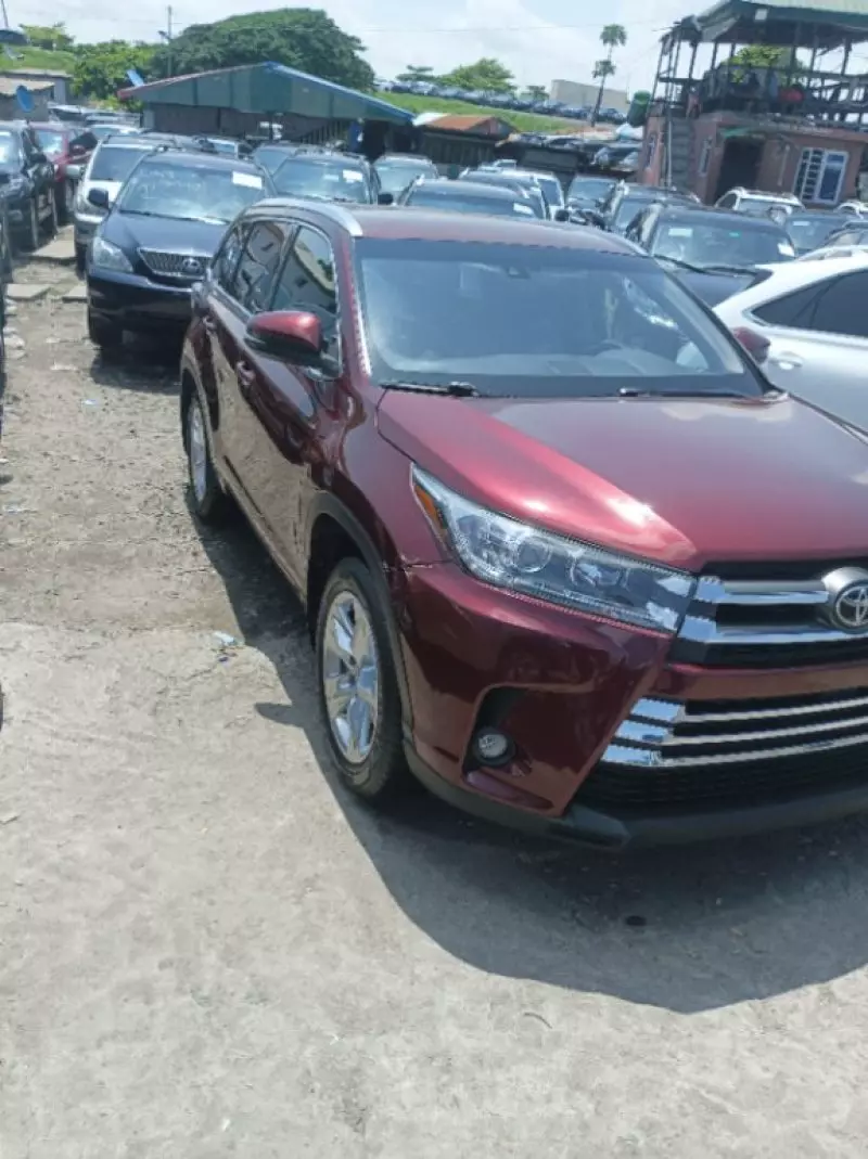Toyota Highlander   - 2015