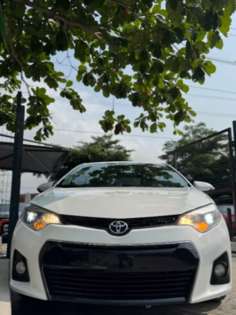 Toyota Corolla   - 2015