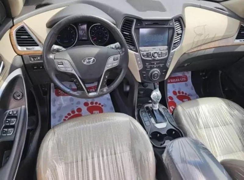 Hyundai Santa Fe   - 2013