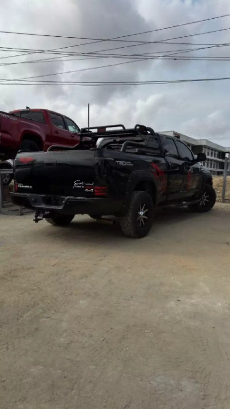 Toyota Tundra   - 2012