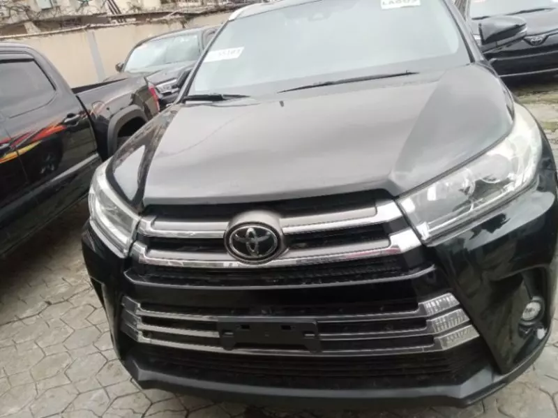 Toyota Highlander   - 2019