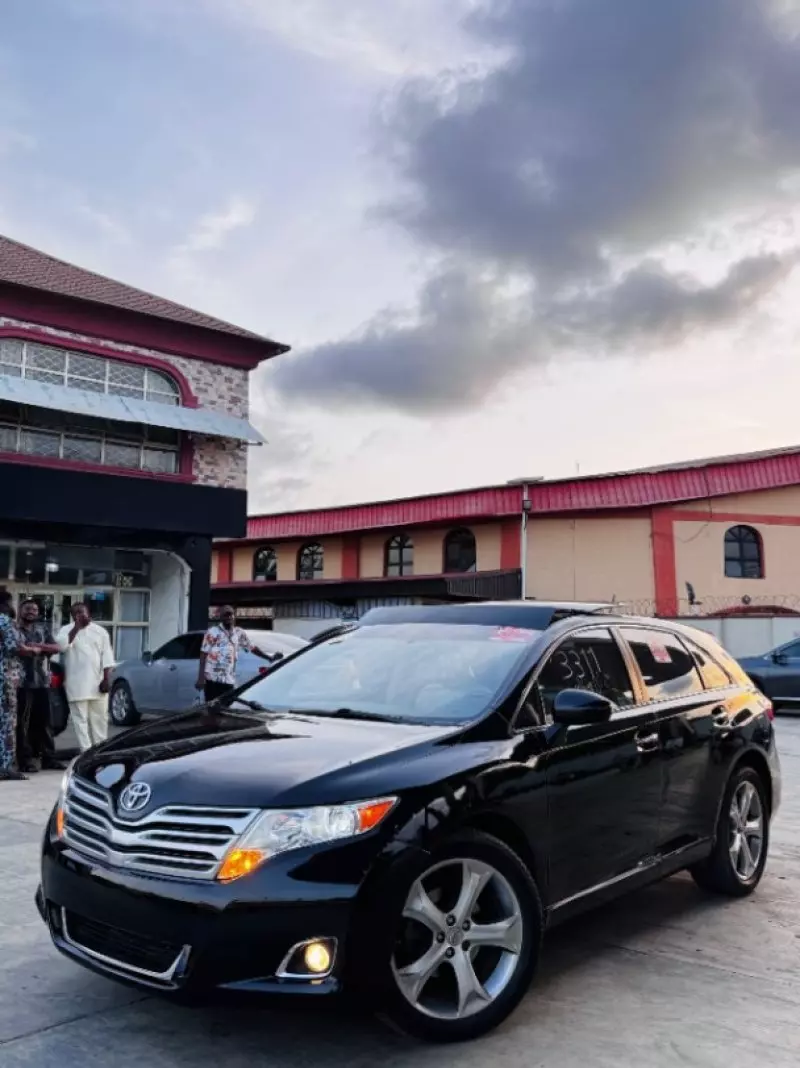 Toyota Venza   - 2011