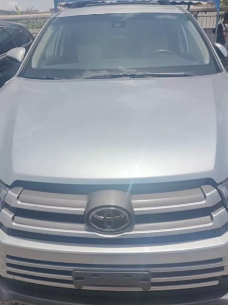 Hyundai Santa Fe   - 2013