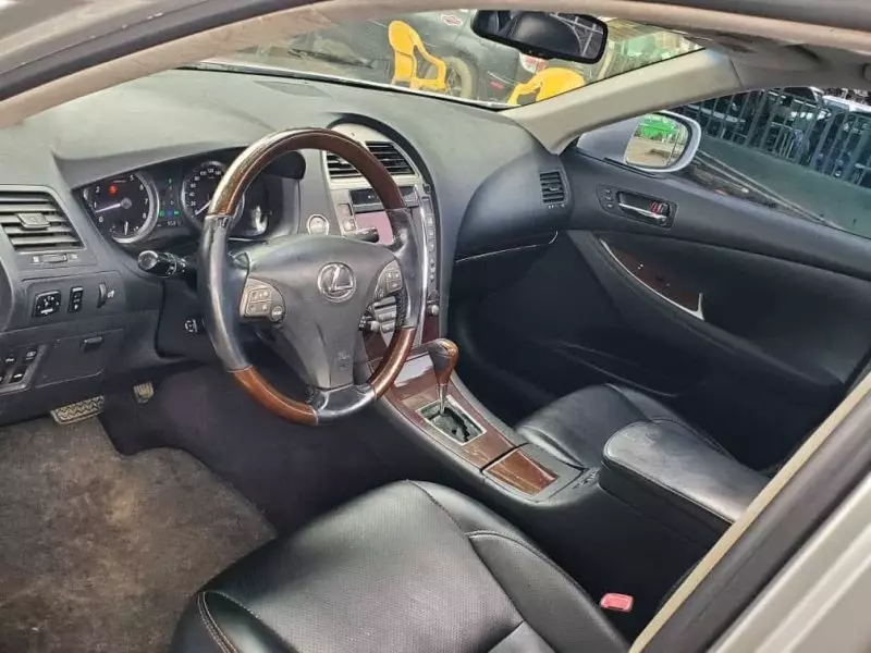 Lexus ES 350   - 2011