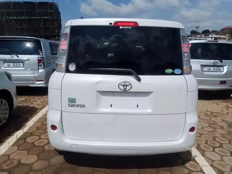 Toyota Sienta