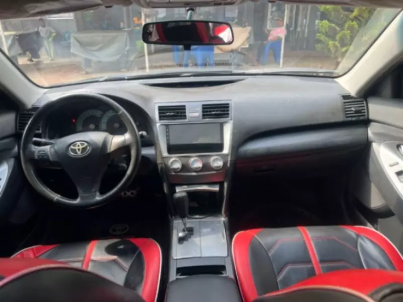 Toyota Camry   - 2011